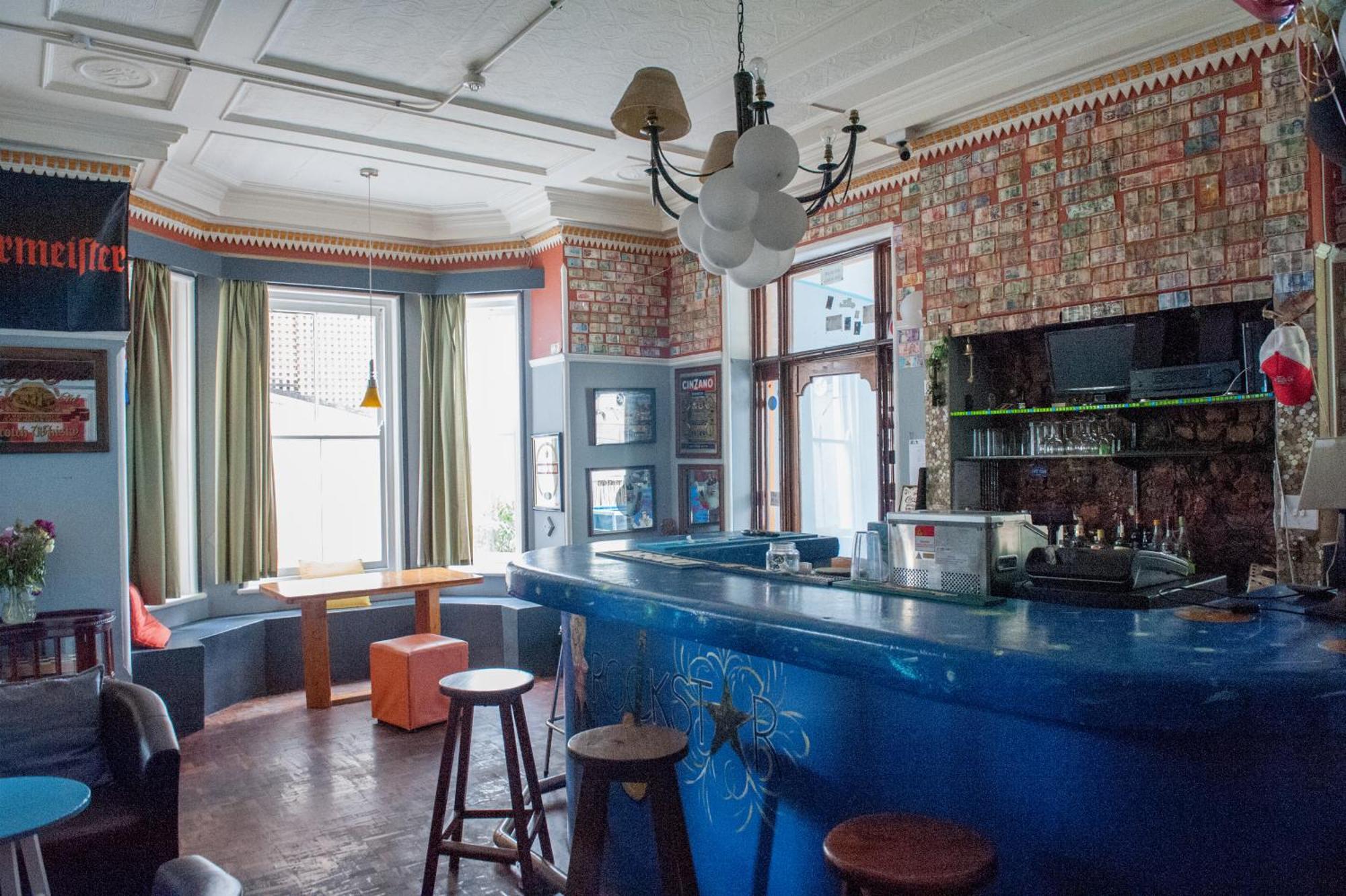Big Blue Backpackers Hostel *