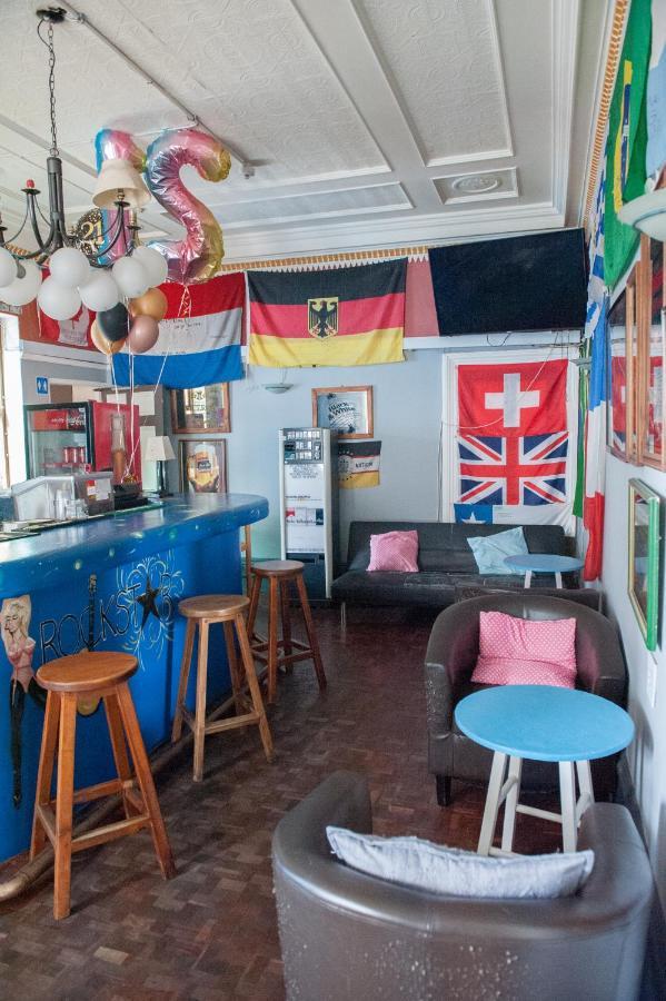 Big Blue Backpackers Hostel *