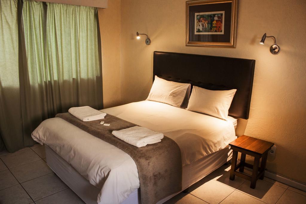 Big Blue Backpackers Hostel *